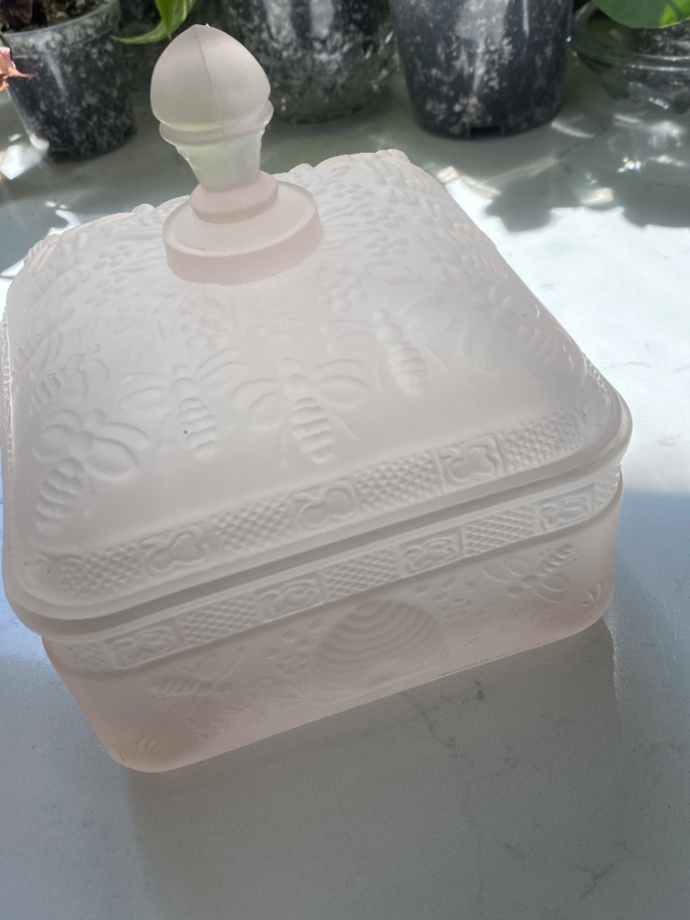 Vintage Indiana Glass Tiara Honey Bee Box Candy Dish - Frosted Pink - Picture 7 of 8